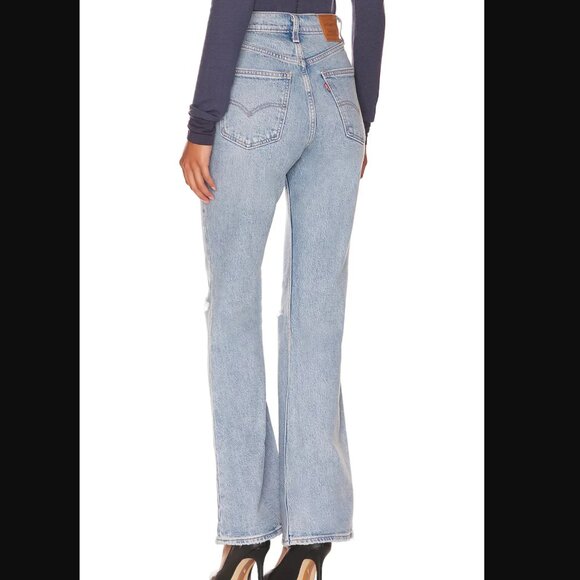 Levi's 70s Flare Distressed High Rise Jeans in Light Indigo You and I Size 27 - Picture 3 of 11